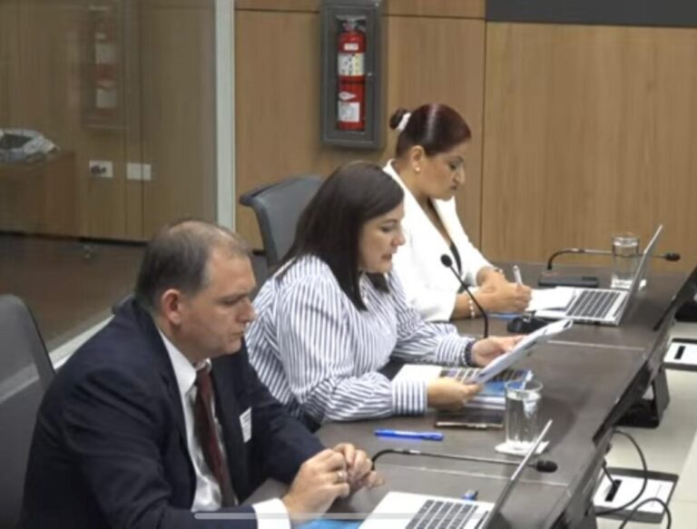 108 médicos especialistas renunciaron, pero CCSS solo ha contratado a 25 