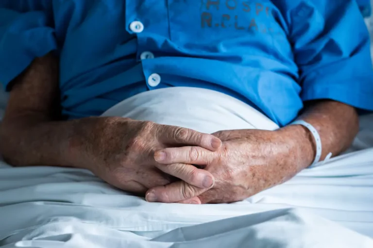 ¿Es suficiente la cárcel para frenar el abandono de adultos mayores en Costa Rica?