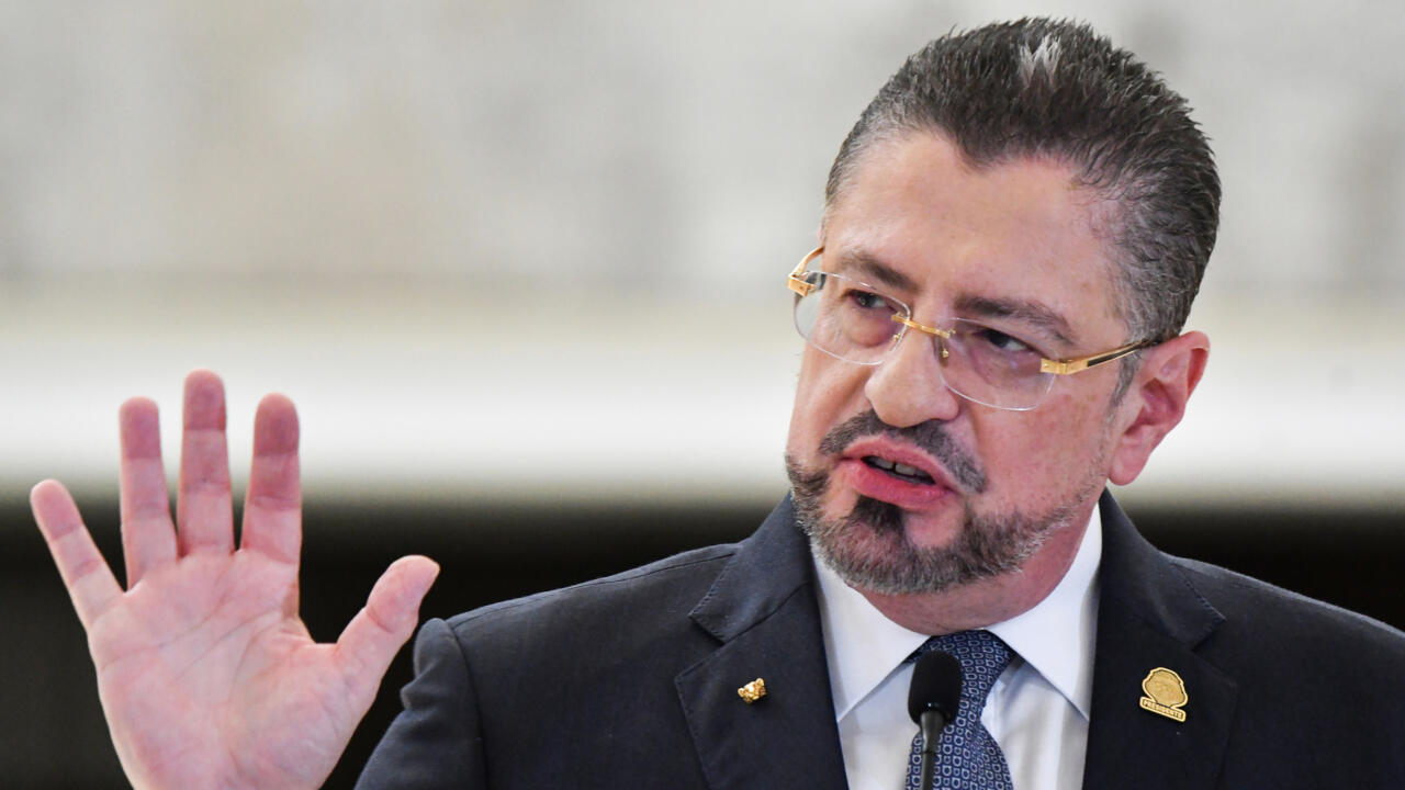 Presidente de Costa Rica se somete a cirugía en EE.UU. por hiperplasia prostática